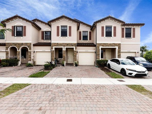 15070 SW 119th Ln, Miami FL 33196