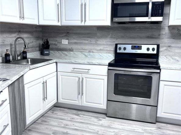 1670 NE 191st St 4033, Miami FL 33179