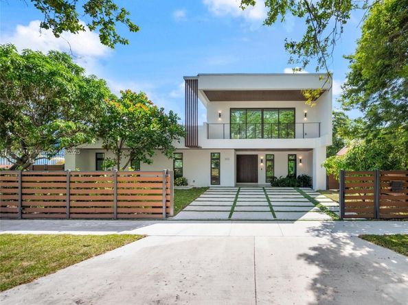 300 NE 48th St, Miami FL 33137