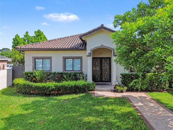 5889 SW 17th St, Miami FL 33155