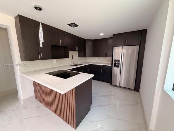 3527 NW 17th St, Miami FL 33125