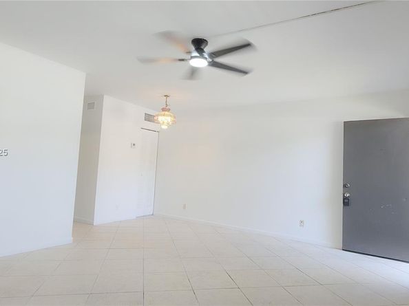 304 NW 30th Ct 102, Pompano Beach FL 33064