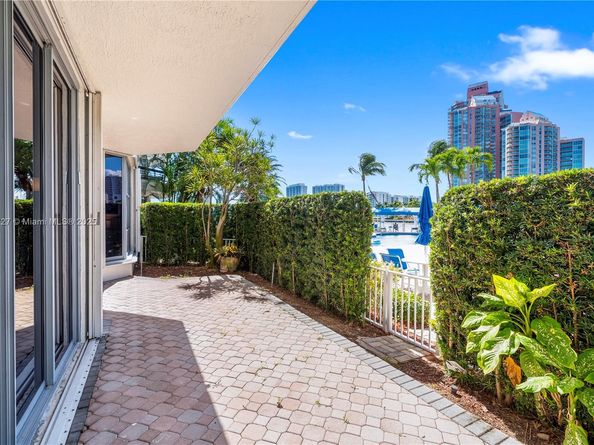 3530 Mystic Pointe Dr 102, Aventura FL 33180