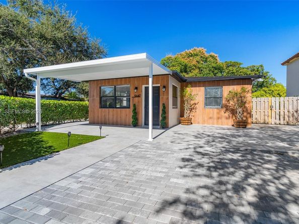 5647 Lincoln St #1-2, Hollywood FL 33021