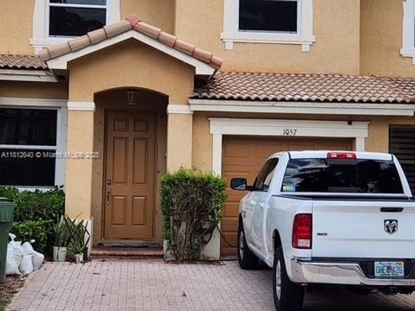 1057 NE 42nd Ave, Homestead FL 33033