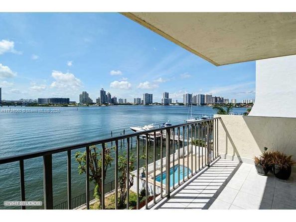 17878 N Bay Rd 307, Sunny Isles Beach FL 33160