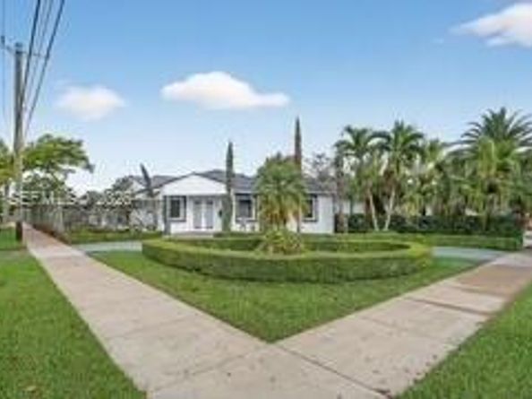 588 Mokena Dr, Miami Springs FL 33166