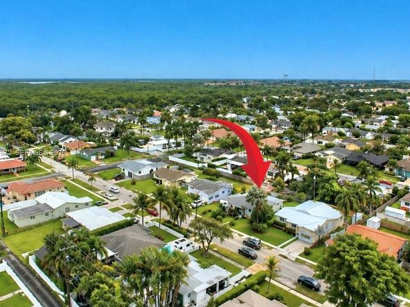 326 SE 3rd Ter, Dania Beach FL 33004