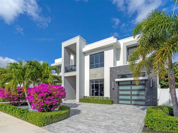 225 NE 3rd St, Boca Raton FL 33432