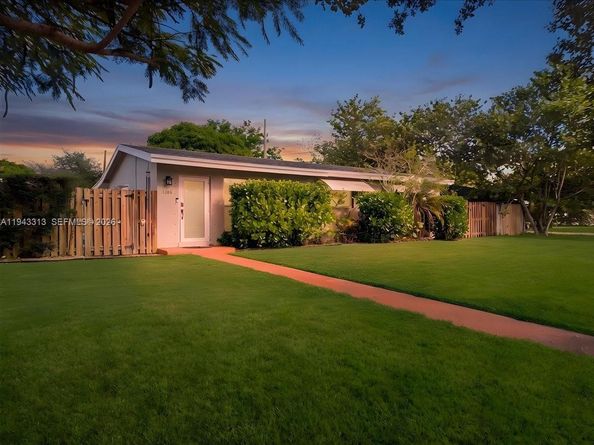 1864 SW 37th Ave, Fort Lauderdale FL 33312