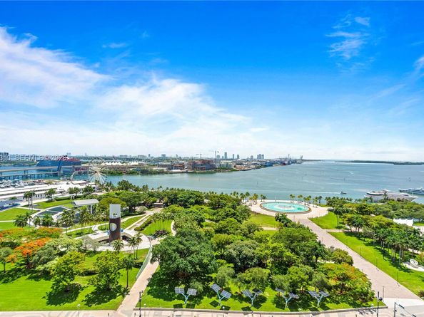 50 Biscayne Blvd 1902, Miami FL 33132