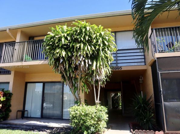 5995 Washington St 232, Hollywood FL 33023