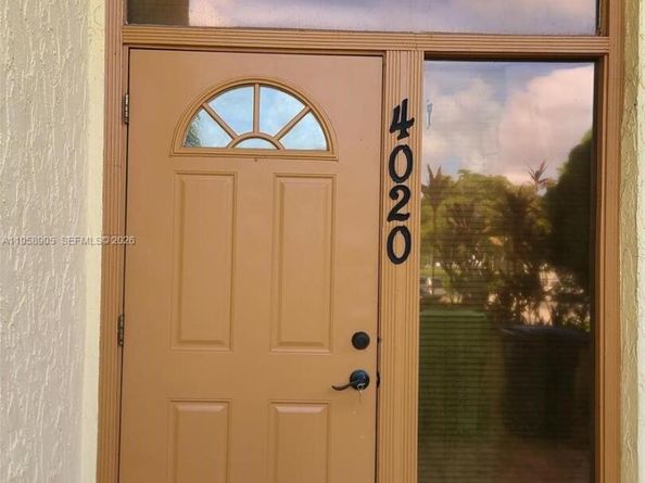 4020 Del Rio Way, Sunrise FL 33351