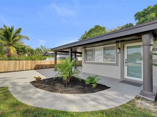 680 SW 29th Ter, Fort Lauderdale FL 33312