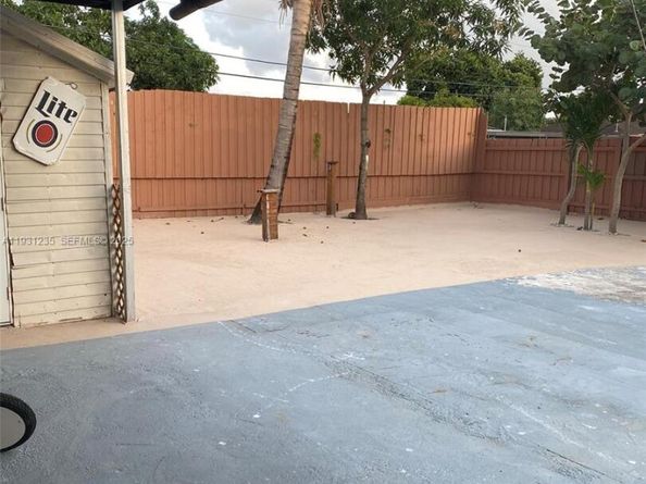 10529 NW 37th ave, Miami FL 33147