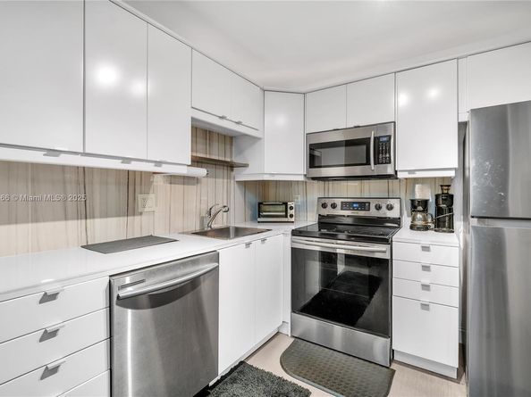 257 S Cypress Rd 416, Pompano Beach FL 33060