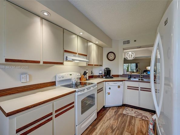 23344 Carolwood Ln 303, Boca Raton FL 33428