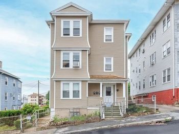 11 Shamrock St