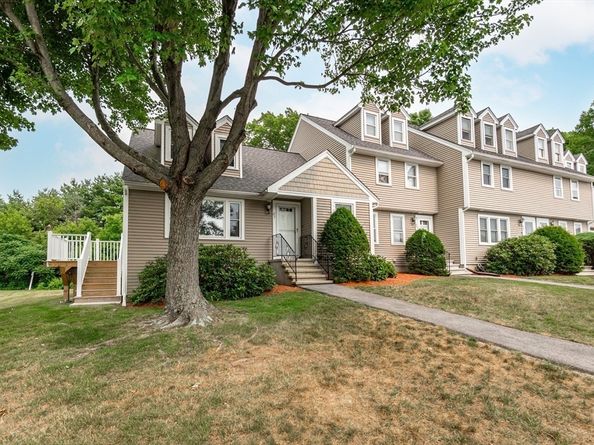 87 Merrimack Meadows Ln 87, Tewksbury MA 01876