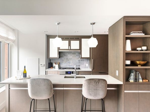 100 Lovejoy Wharf 6 B, Boston MA 02114