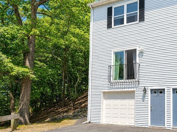 25 Gediminas St 25, Worcester MA 01610