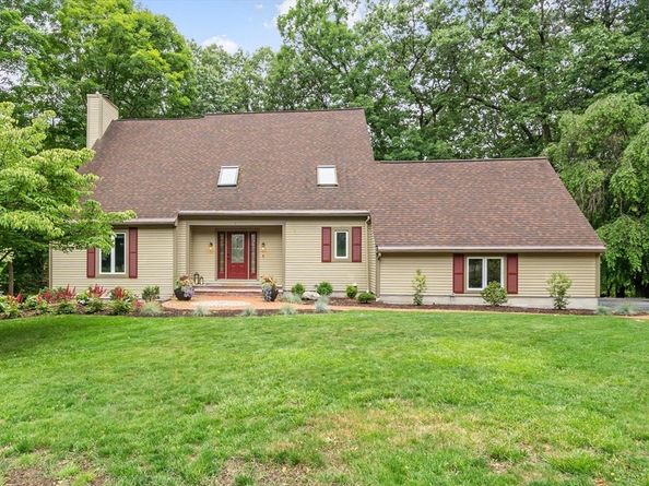 2 Autumn Hill, Leominster MA 01453