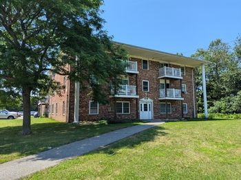 16 Woodman Way