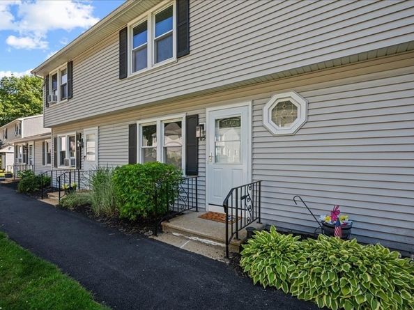 270 Sunderland Rd 65, Worcester MA 01604