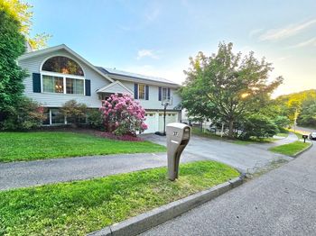 37 Moreland Green Dr