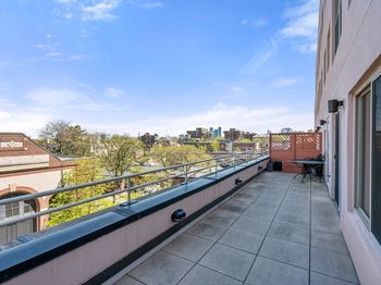 20 Webster St