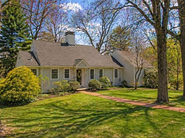 22 Standish Rd, Wellesley MA 02481
