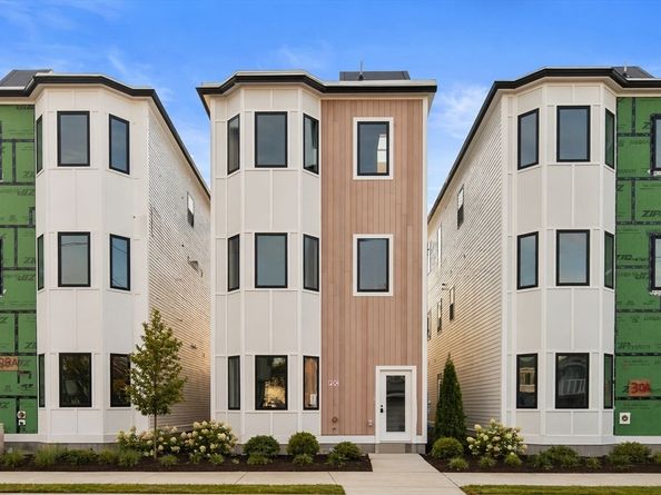 30 Swan Ave PH1, Boston MA 02128