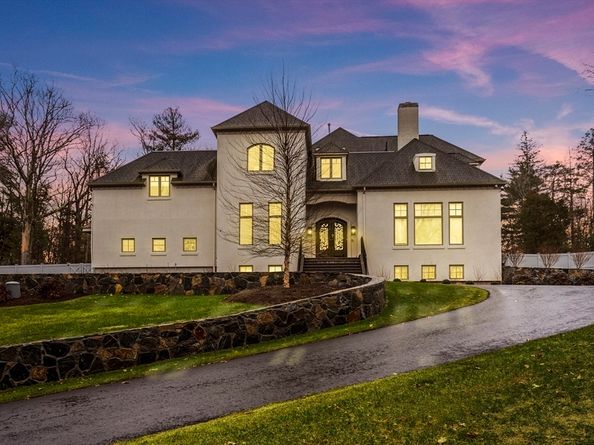7 Schoolmaster Ln, Dedham MA 02026