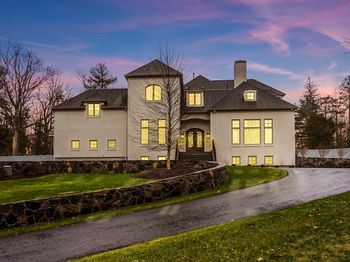 7 Schoolmaster Ln