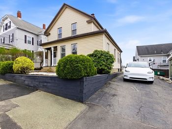 9 Robbins Street
