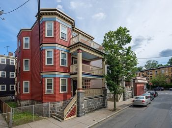 68 Bakersfield St