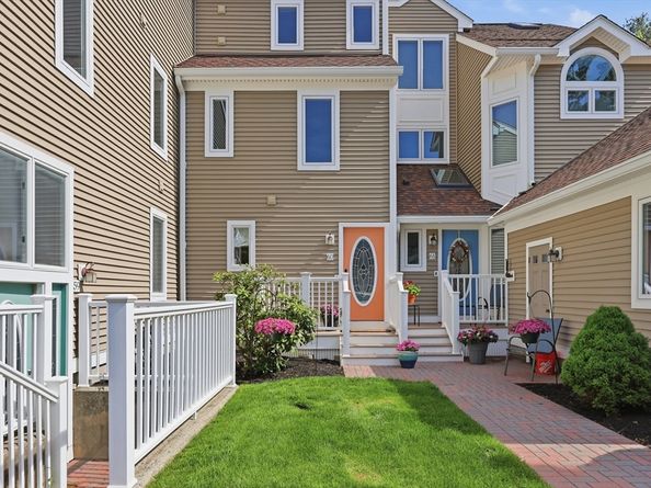 60 Pointe Rok Drive 60, Worcester MA 01604