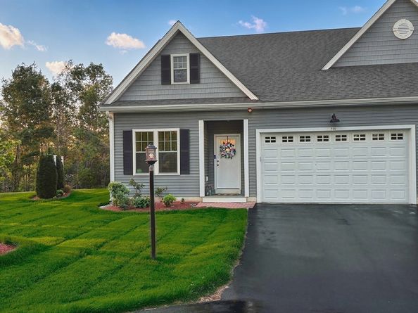 705 Southwood Lane 705, Clinton MA 01510