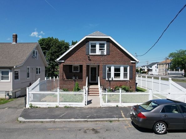 96 Stanton Ave, Revere MA 02151