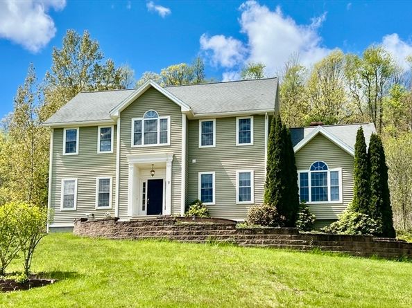 7 Deer Run, Charlton MA 01507