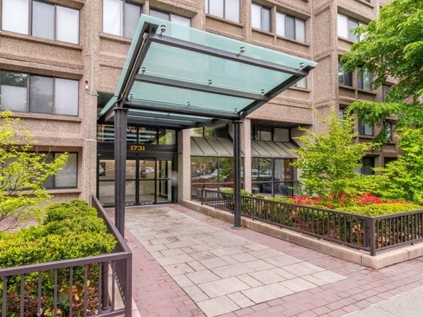 1731 Beacon St. 520, Brookline MA 02445