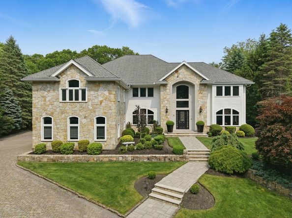 65 Saile Way, North Andover MA 01845