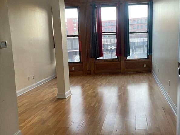 7 Central Sq 203, Lynn MA 01901