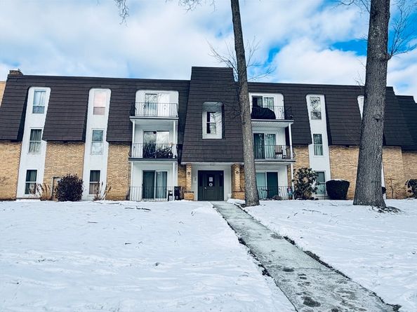 8 Shadowbrook Ln 41, Milford MA 01757