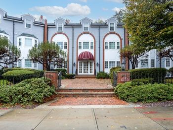 785 Washington Street