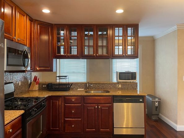 220 Grove Street 1, Waltham MA 02453