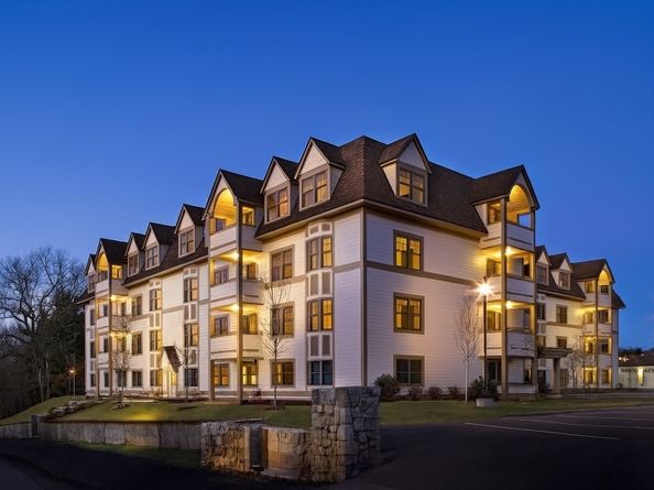 12 Russell Rd 405, Wellesley MA 02482