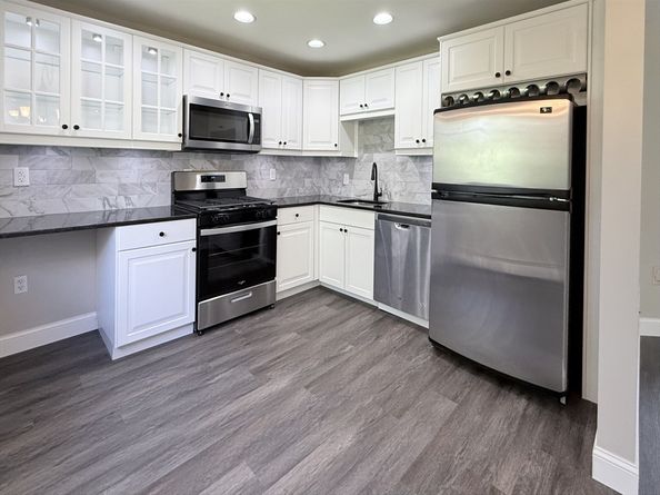 19 Fernview Ave 6, North Andover MA 01845