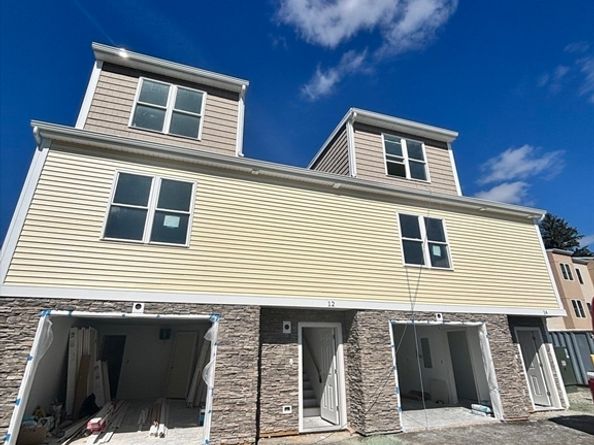 14 Dyer St 14, Rockland MA 02370