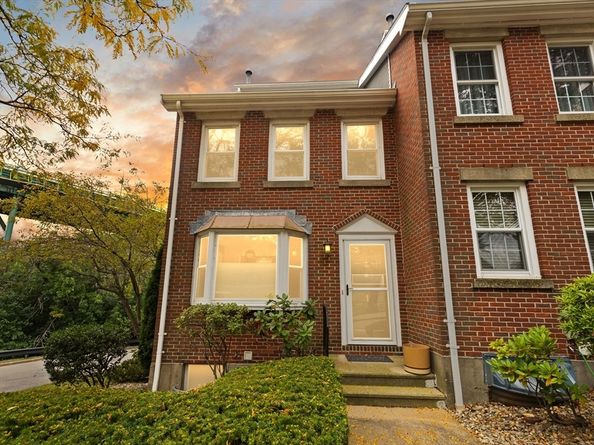 1 Boatswains Way 1, Chelsea MA 02150